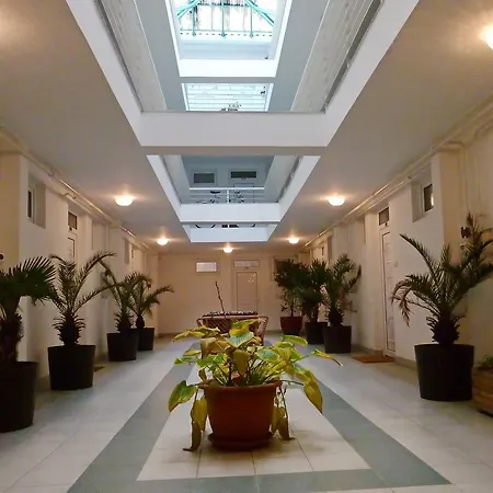 Cedar Apartman דירה