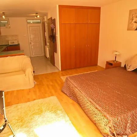 דירה Cedar Apartman *