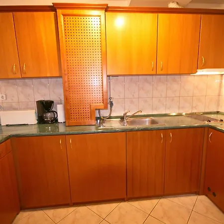 דירה Cedar Apartman *